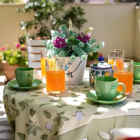 Spaciuos With Terrace In Apartment *
